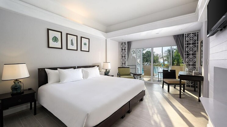 Thavorn Palm Beach Resort